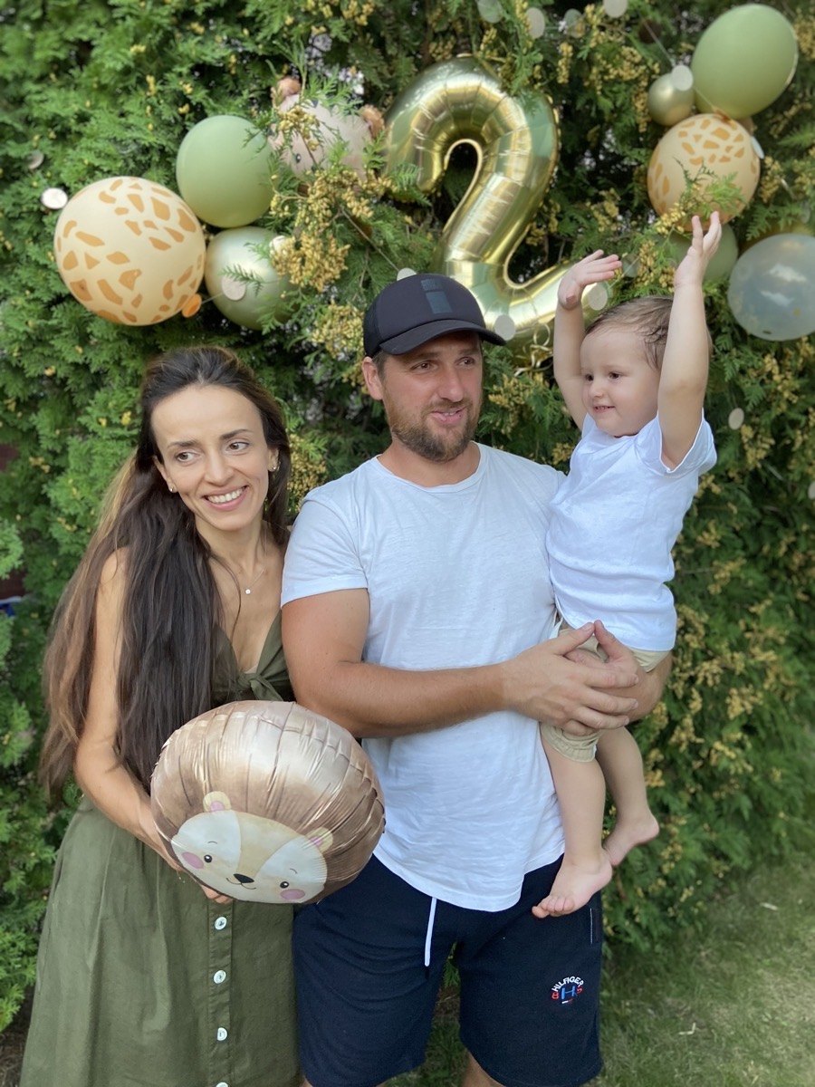 Mary Mo / Marina Strikha family moment